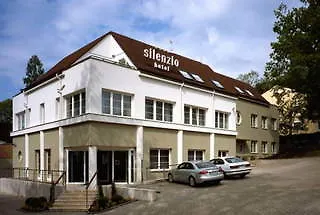 ホテル Silenzio 4*